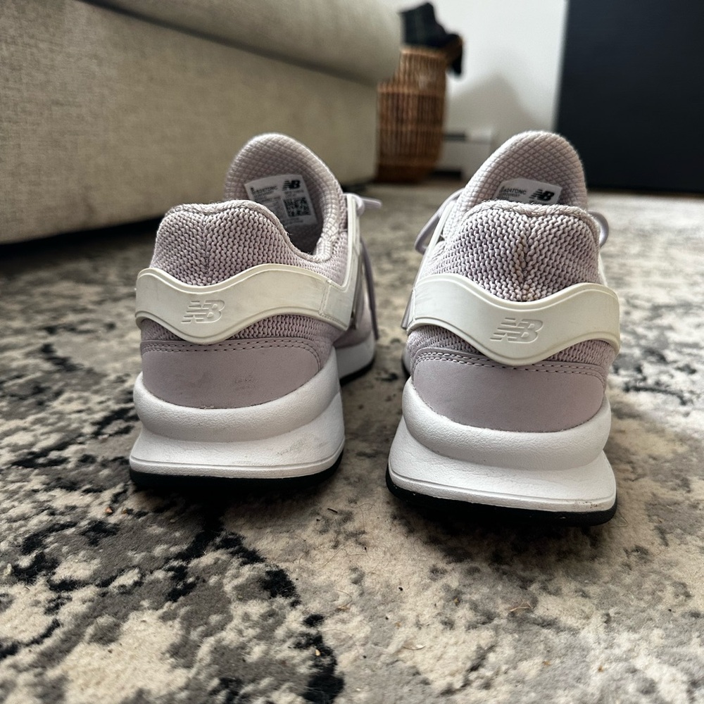 Lavender New Balance 247 Women’s size 8.5 - Picture 4 of 5